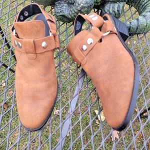 Indigo Rd. Brown Cesley booties Sz 8.5